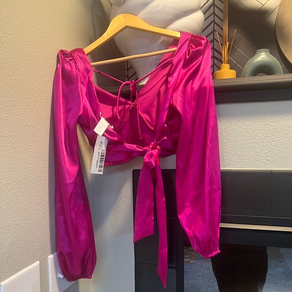 crop pink top - Picture 3 of 3